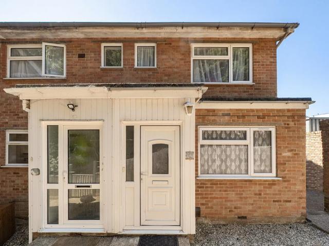 Flat for sale in Weston Common, City Of Southampton