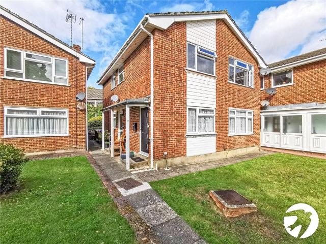 Flat for sale in Albany Park, Greater London