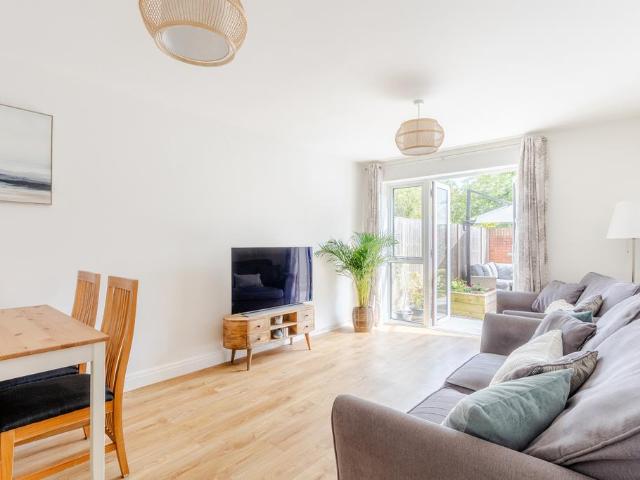 Flat for sale in Spike Island, Feckenham