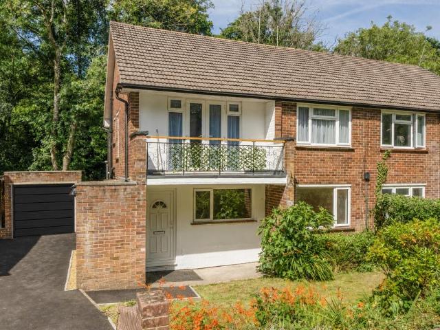 Flat for sale in Barton Stacey, Hampshire