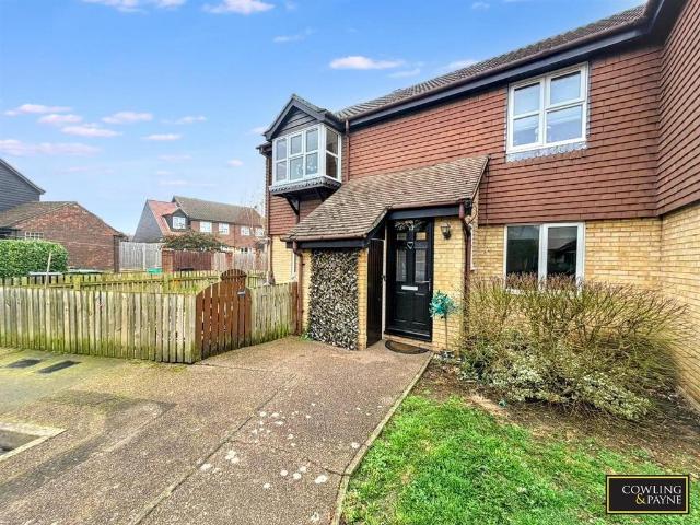 Flat for sale in Noak Hill, Noak Bridge