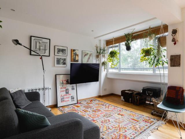 Flat for sale in Bethnal Green, Greater London