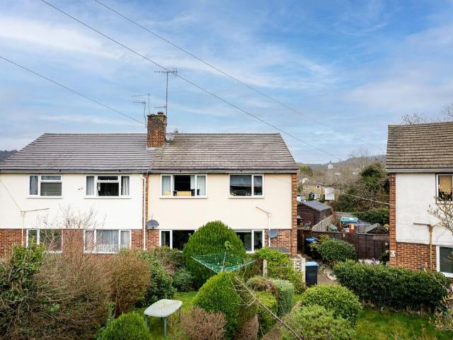 Flat for sale in Hillview, Surrey