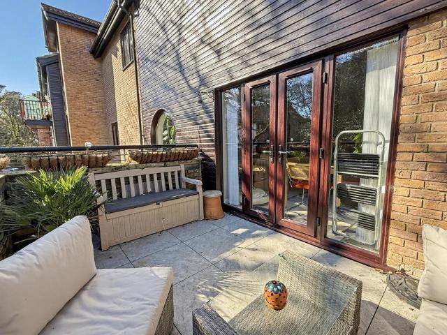 Flat for sale in Tricketts Cross, Ferndown