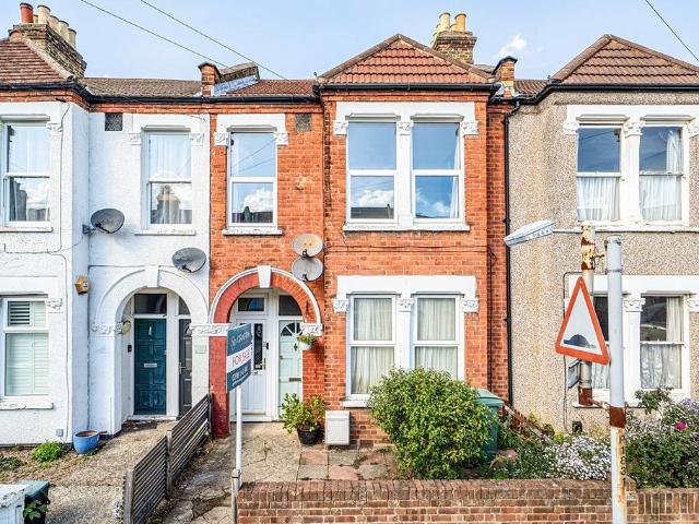 Flat for sale in London Borough of Bromley, Greater London