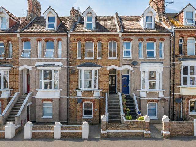Flat for sale in Chilton, Acol