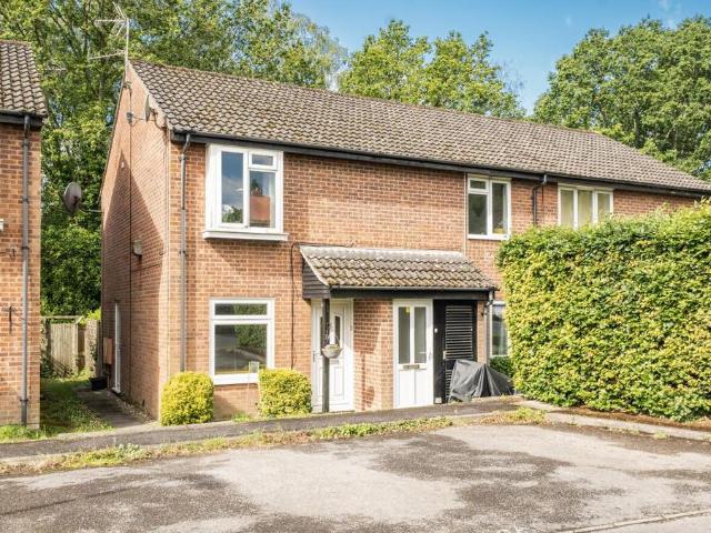 Flat for sale in Helford, Hampshire