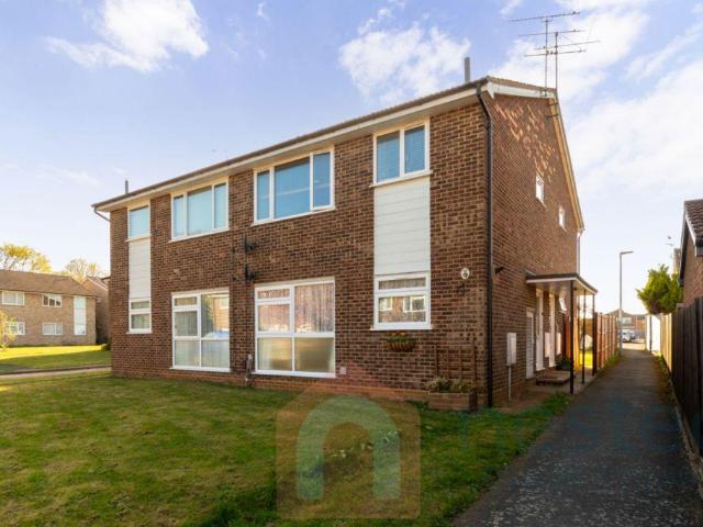 Flat for sale in Broadwater, Shephall