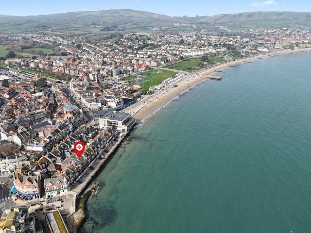 Flat for sale in Swanage, East Dorset