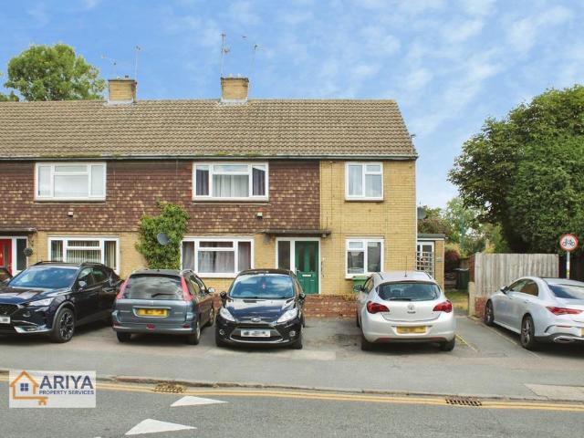 Flat for sale in Elmfield, Leicestershire