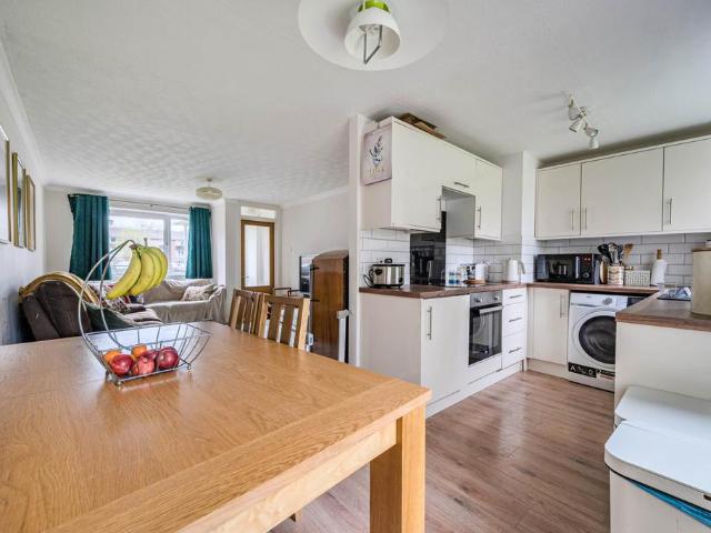 Flat for sale in Southcote, Reading