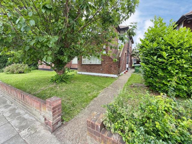 Flat for sale in Blendon, Greater London