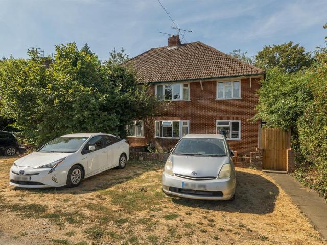 Flat for sale in Furze Platt, Maidenhead
