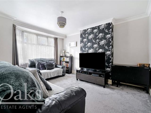 Flat for sale in London Borough of Croydon, Isle Of Man