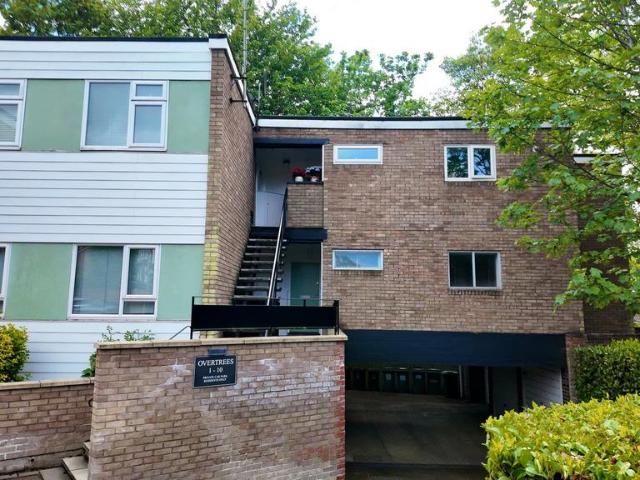 Flat for sale in Roundwood, Five Acres