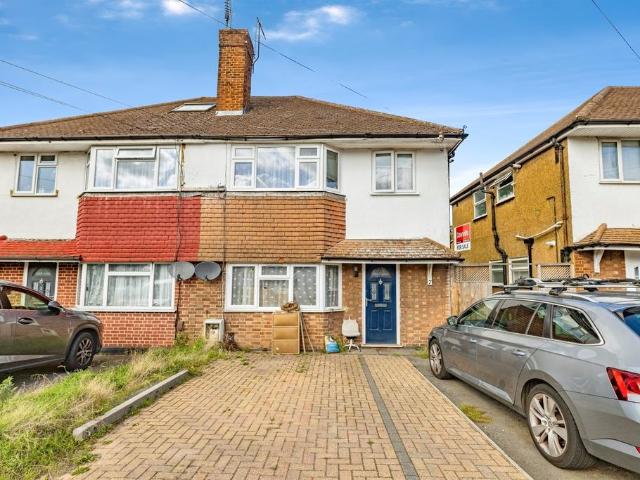 Flat for sale in Otterspool, Bushey