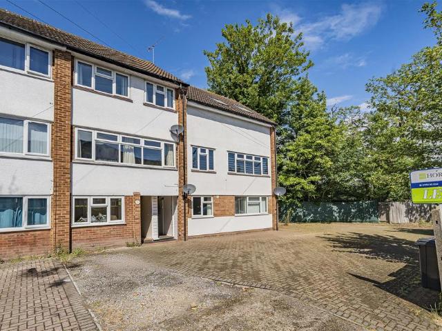 Flat for sale in Clewer Village, Windsor