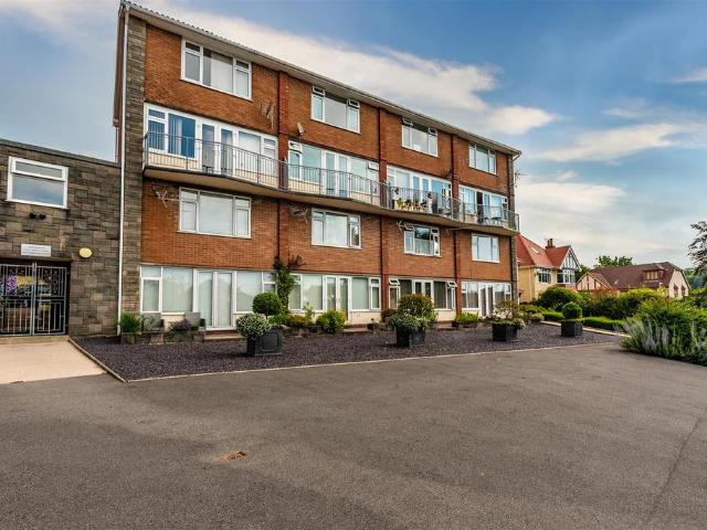 Flat for sale in Tycoch, Nangreaves