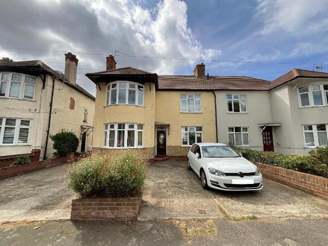 Flat for sale in Hornchurch, Greater London