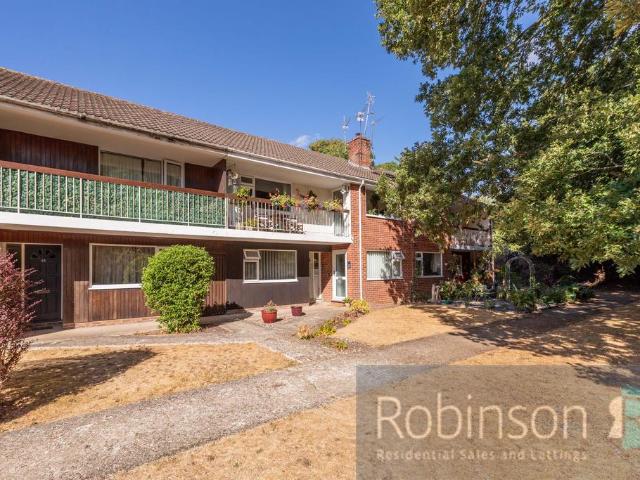 Flat for sale in Highway, Maidenhead