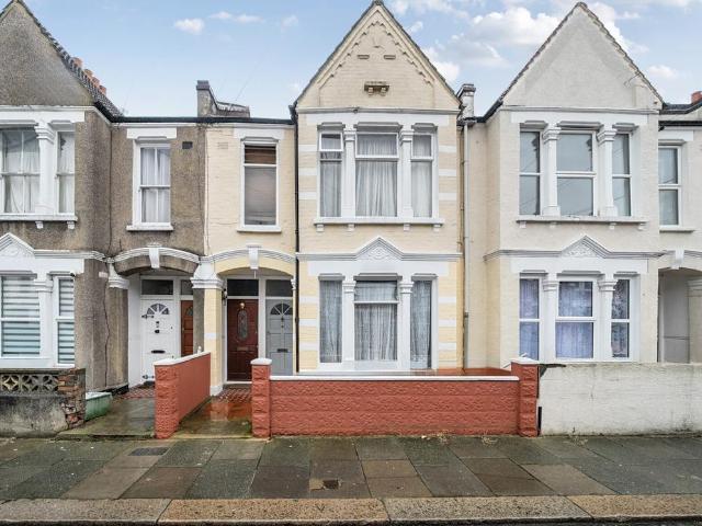 Flat for sale in London Borough of Merton, Mitcham