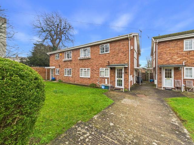 Flat for sale in Gloucester, Gloucestershire