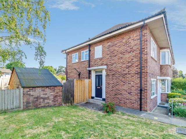Flat for sale in London Borough of Croydon, Greater London