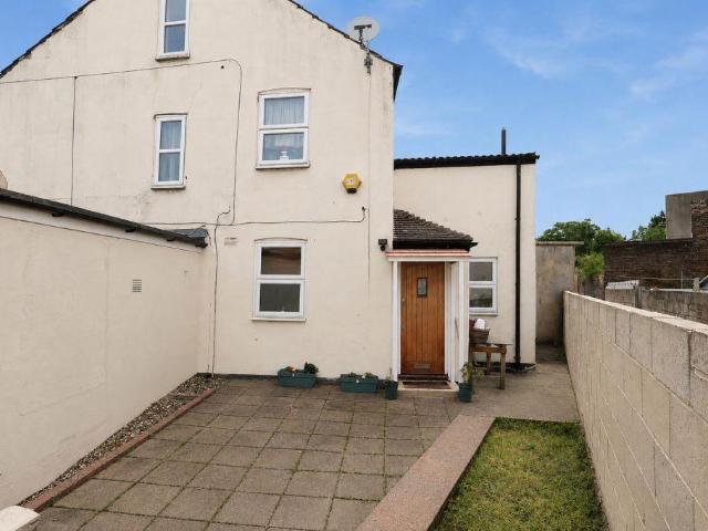 Flat for sale in Brompton, Gillingham