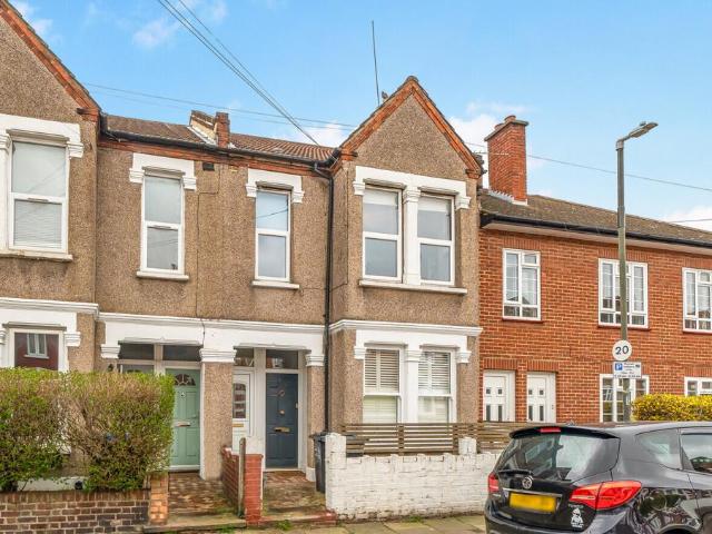 Flat for sale in London Borough of Merton, Mitcham
