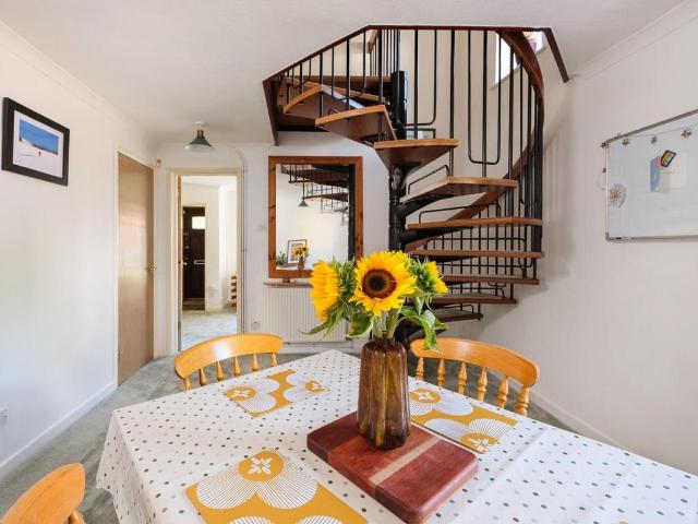 Flat for sale in Crew's Hole, Bristol