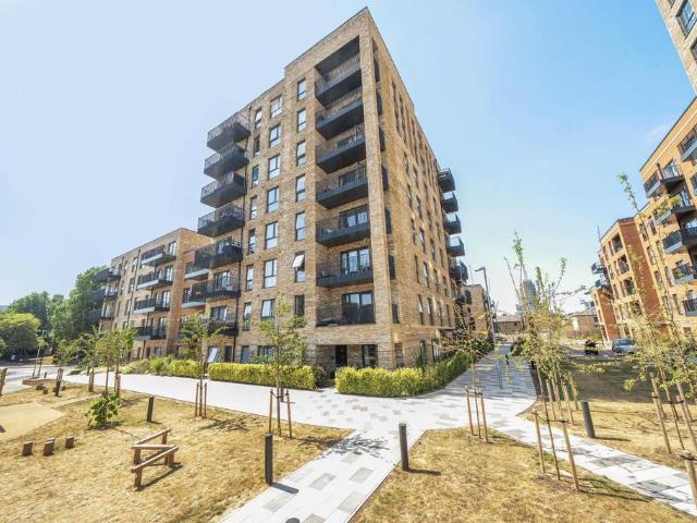 Flat for sale in Greater London