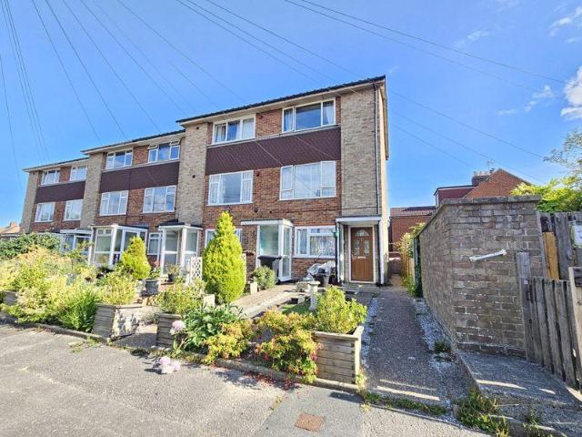 Flat for sale in Brockhurst, Middlecroft
