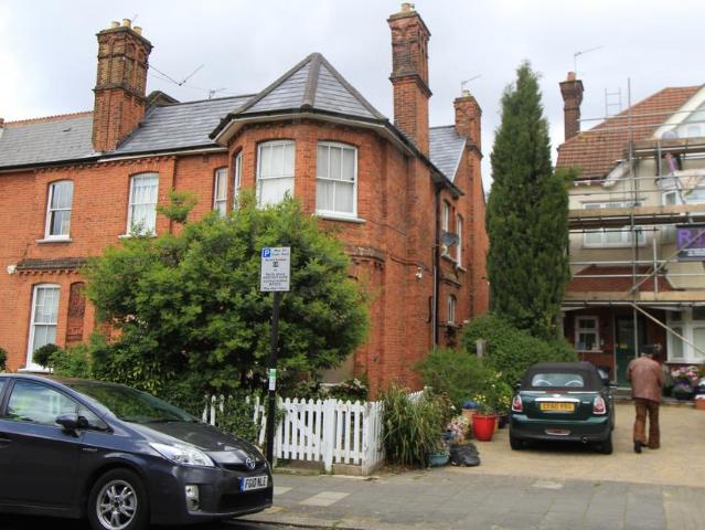Flat for sale in Streatham Hill, Greater London