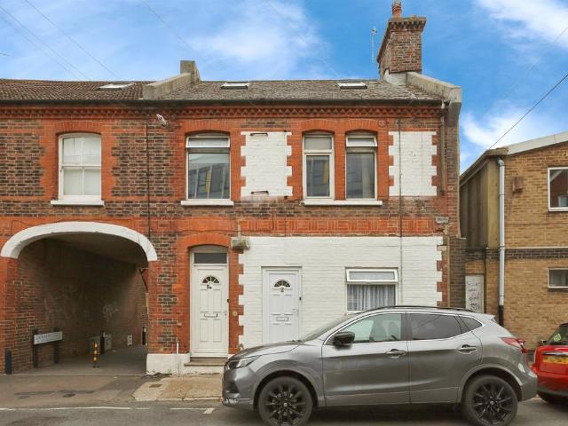 Flat for sale in Upperton, Eastbourne
