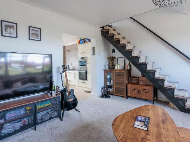 Flat for sale in Wickford