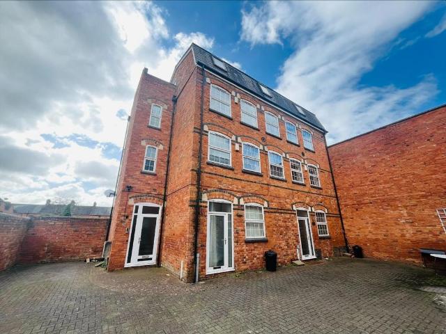 Flat for sale in Phippsville, Northampton