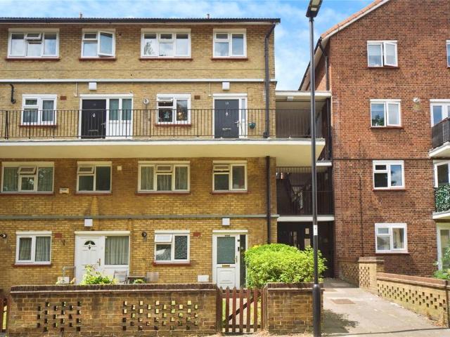 Flat for sale in Edmonton, Greater London