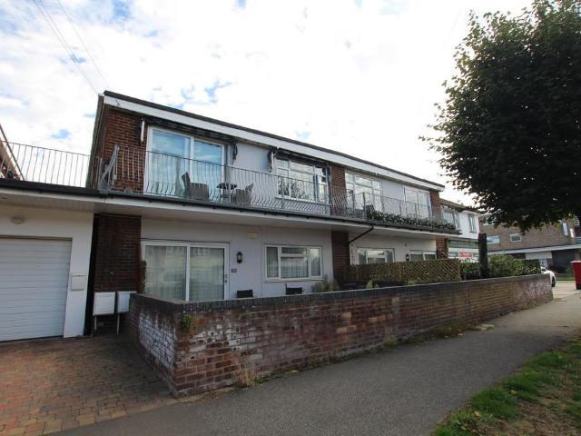Flat for sale in Holland-on-Sea, Dale Hill