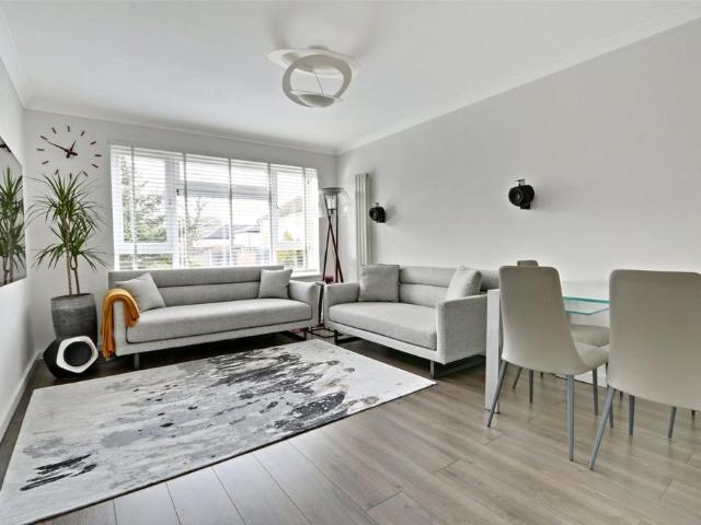 Flat for sale in Cockfosters, Isle Of Man