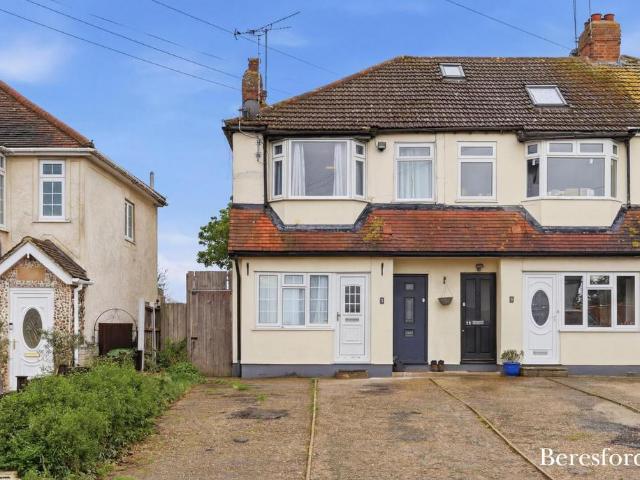 Flat for sale in Essex