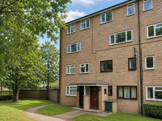 Flat for sale in Knebworth, King's Walden