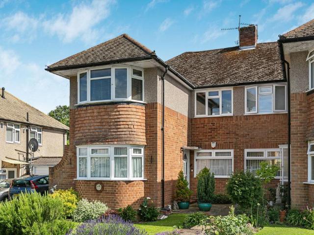 Flat for sale in The Wells, Surrey