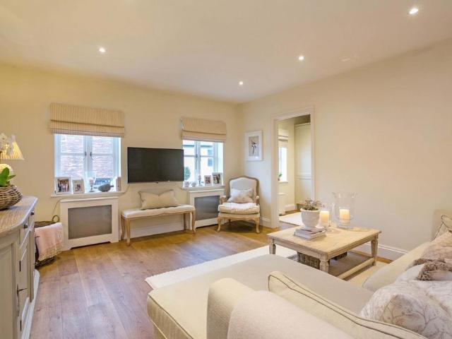 Flat for sale in Cookham