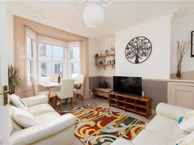 Flat for sale in Feckenham, City Of Bristol