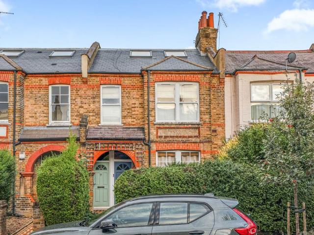Flat for sale in London Borough of Hammersmith and Fulham, Greater London
