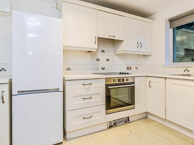 Flat for sale in London Borough of Croydon, Greater London