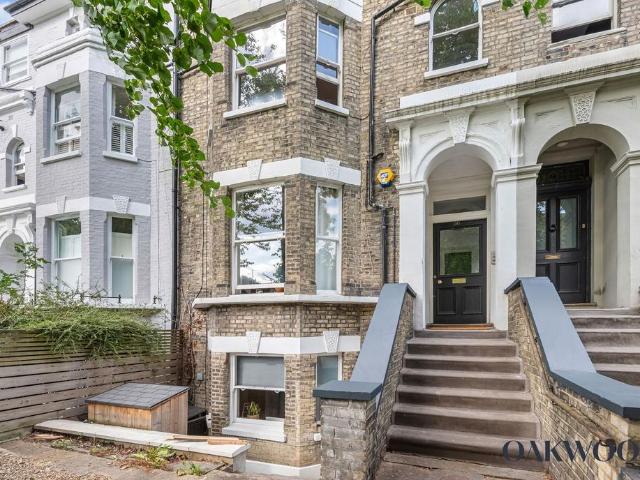Flat for sale in Stoke Newington, Greater London