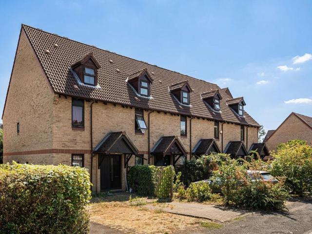 Flat for sale in Palmers Green, Greater London