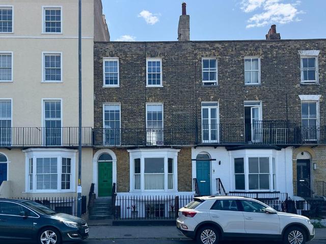 Flat for sale in Margate Old Town, Acol