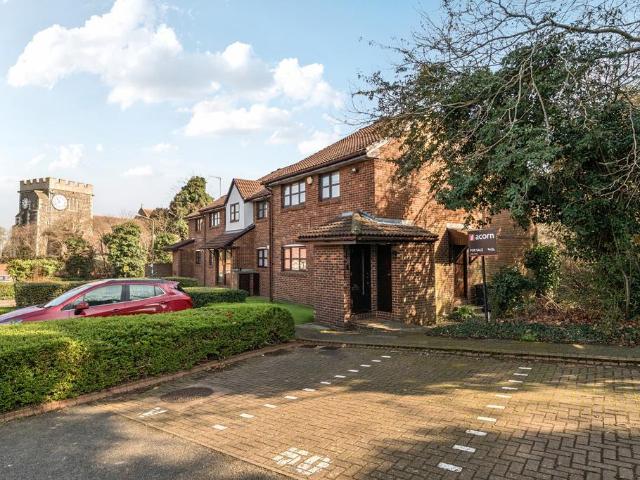 Flat for sale in Worcester Park Estate, Monks Orchard